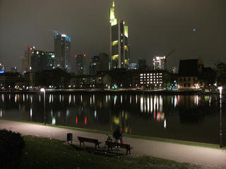 Frankfurt river new years eve fireworks