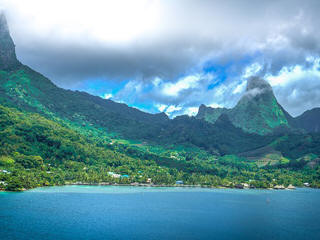 Tahiti volcano lagoon